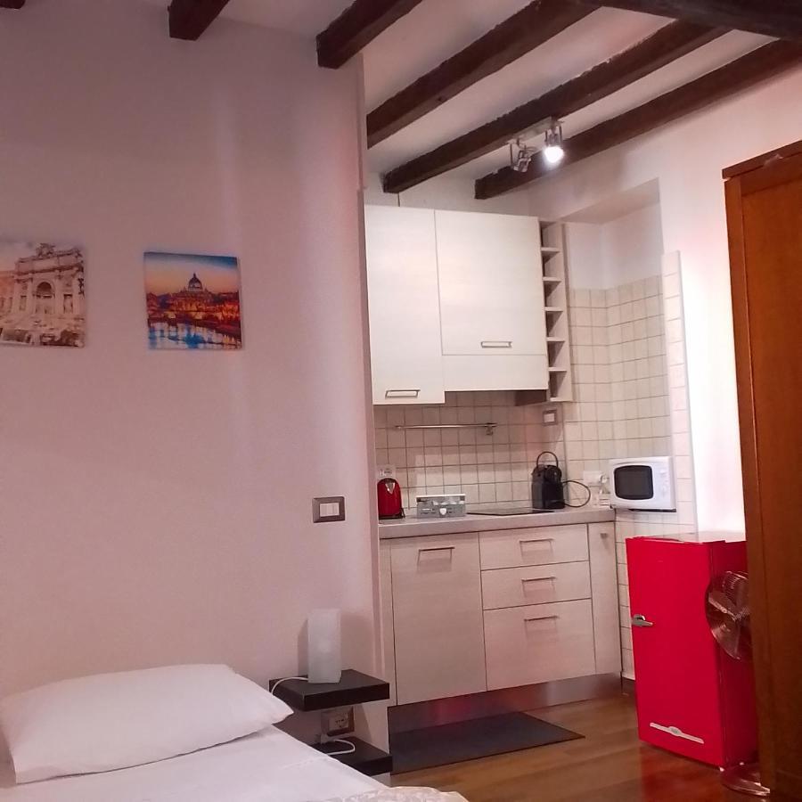 Domus Incantevole Vicino Colosseo Foro Apartment Rom