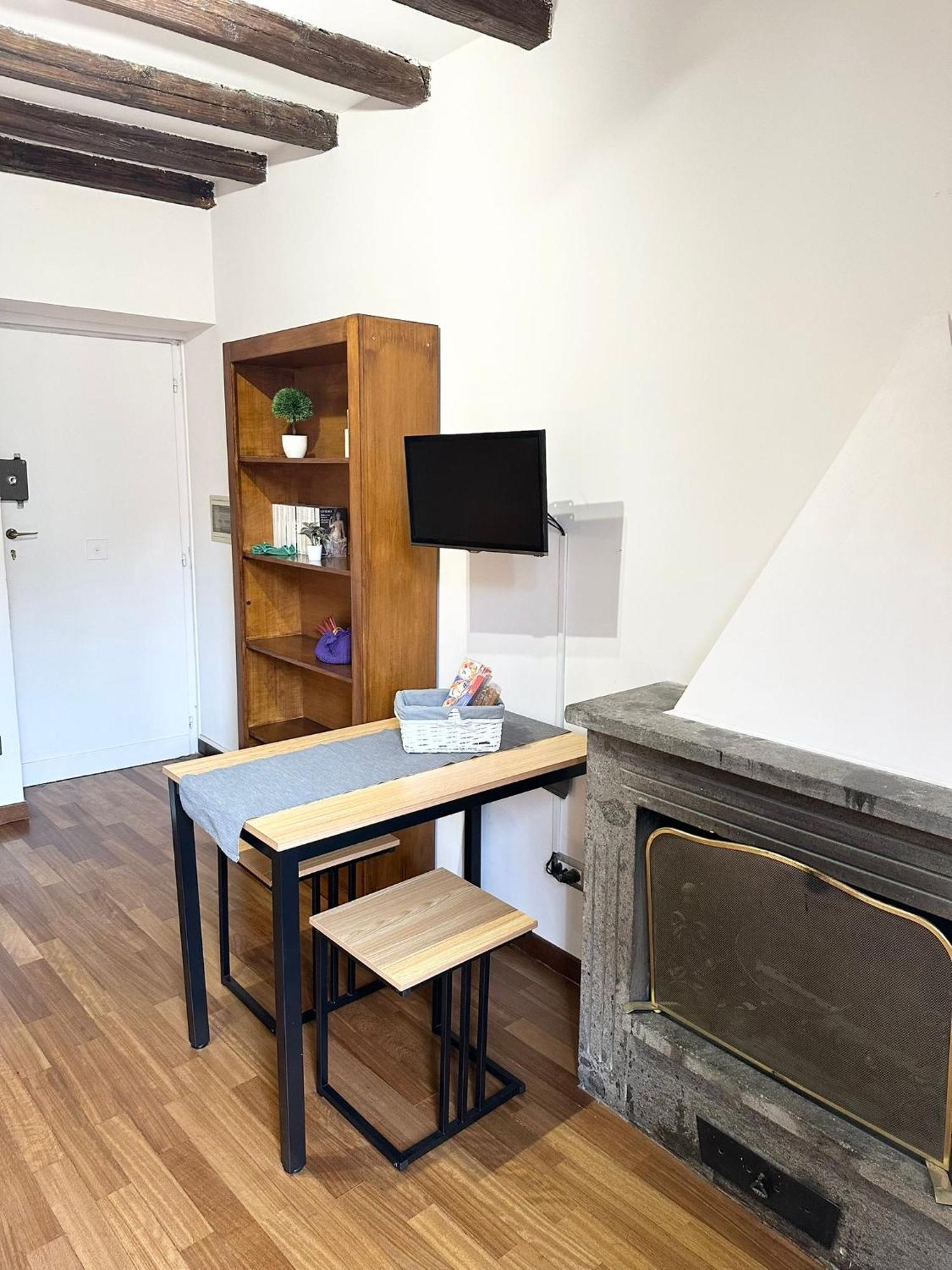 Apartment Domus Incantevole Vicino Colosseo Foro Rom